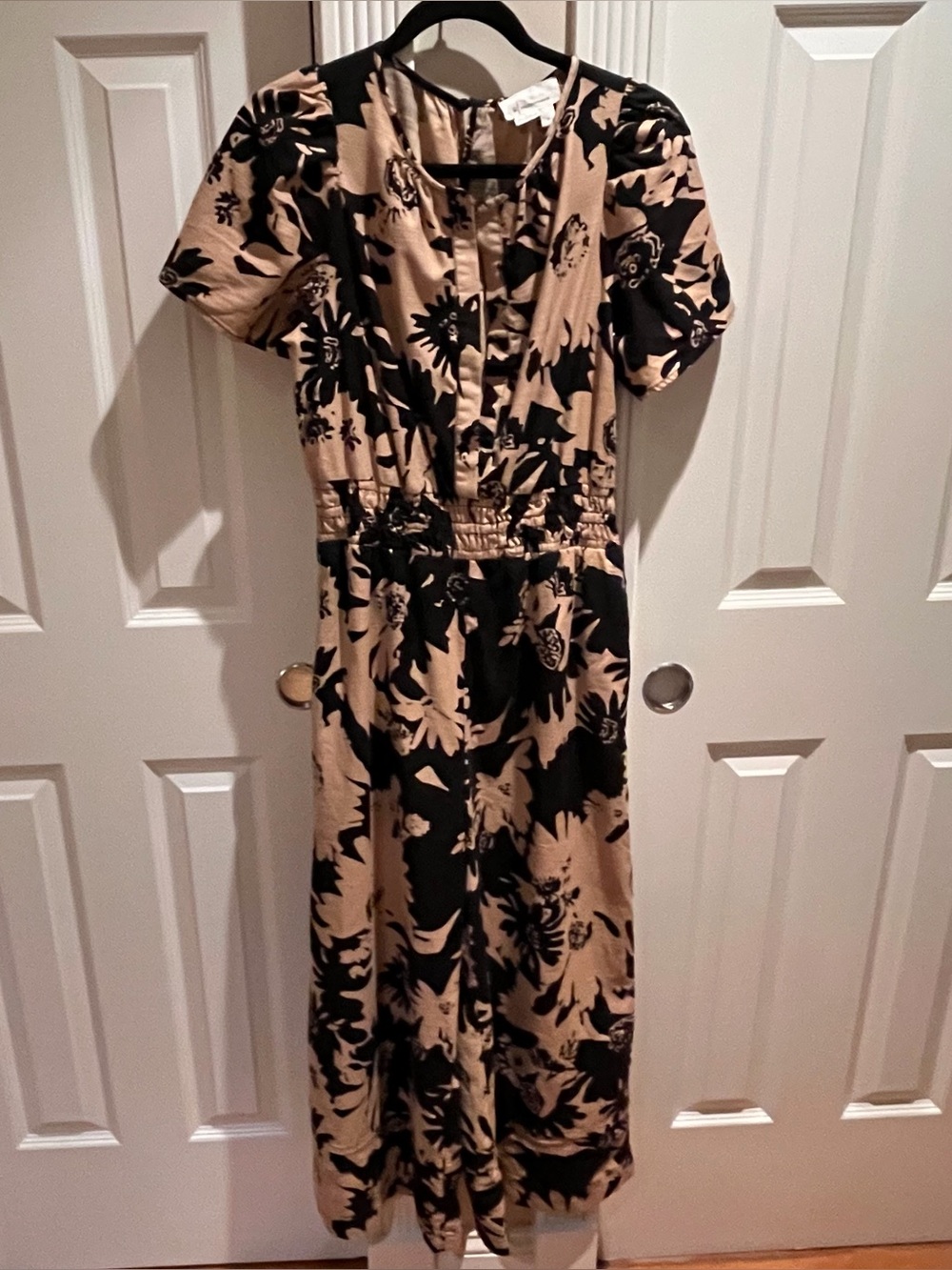 NWT Anthropologie Somerset Floral Print Short-Sleeve Jumpsuit in Beige and Black